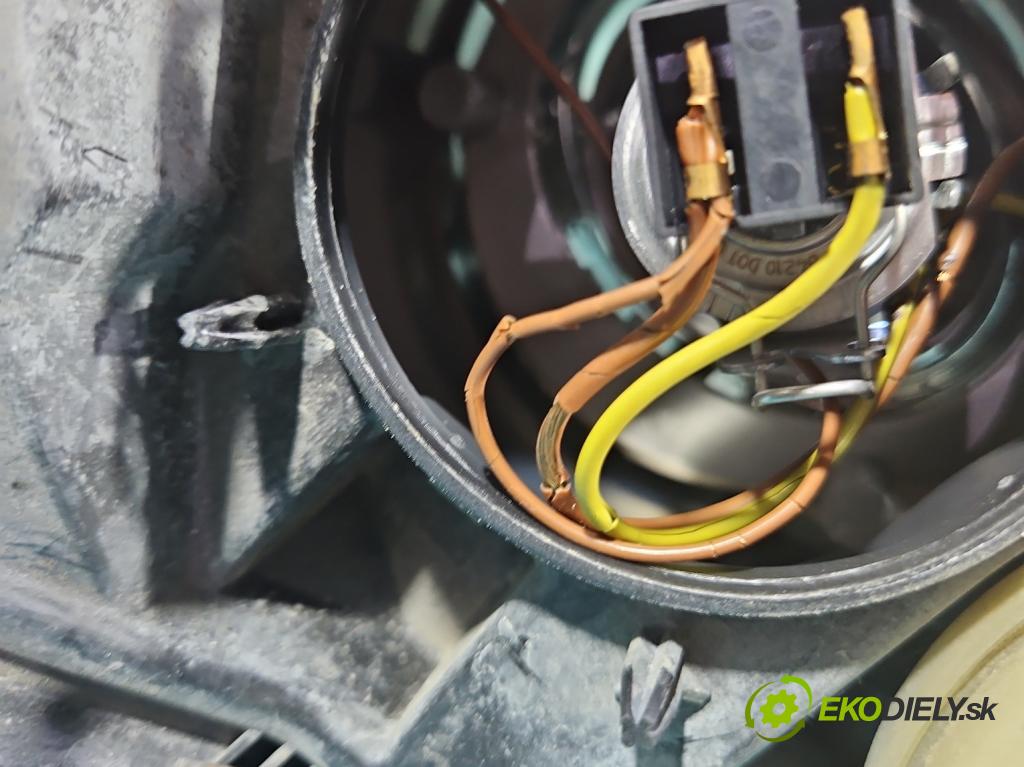 Mercedes A W169 2004-2012 2.0 CDI 109 HP automatic 80 kW 1992 cm3 5- Reflektor: pravý A1698200661 (Svetlo predné pravé)