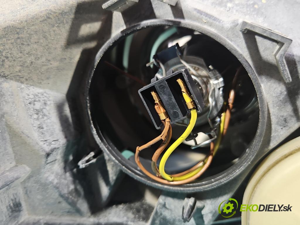 Mercedes A W169 2004-2012 2.0 CDI 109 HP automatic 80 kW 1992 cm3 5- Reflektor: pravý A1698200661 (Svetlo predné pravé)