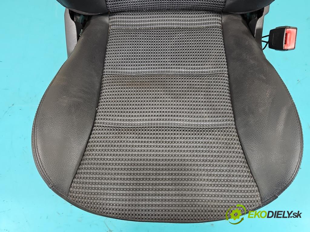 Mercedes A W169 2004-2012 2.0 CDI 109 HP automatic 80 kW 1992 cm3 5- Sedačka pravý  (Sedadlo)