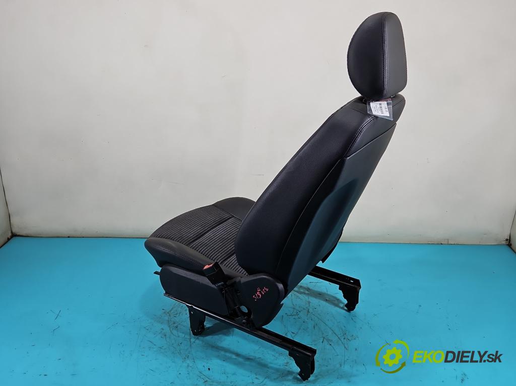 Mercedes A W169 2004-2012 2.0 CDI 109 HP automatic 80 kW 1992 cm3 5- Sedačka pravý  (Sedadlo)