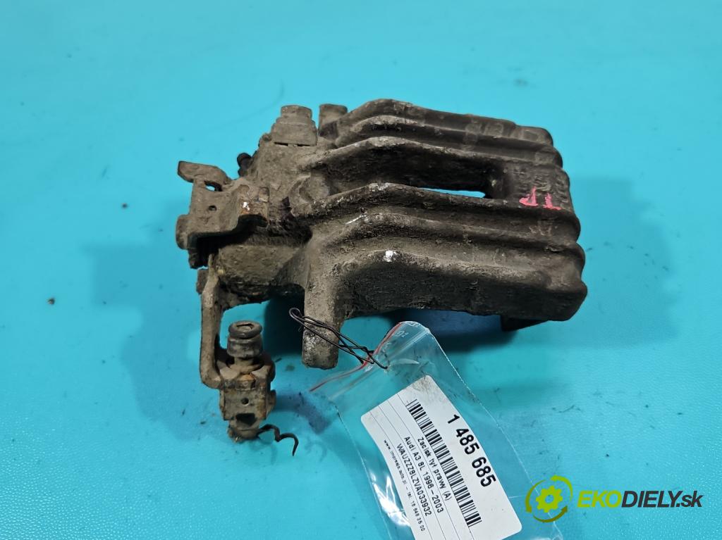 Audi A3 8L 1996-2003 1.9 tdi 90 hp manual 66 kW 1896 cm3 3- brzdič zadní pravý  (Klika dveří ostatní)