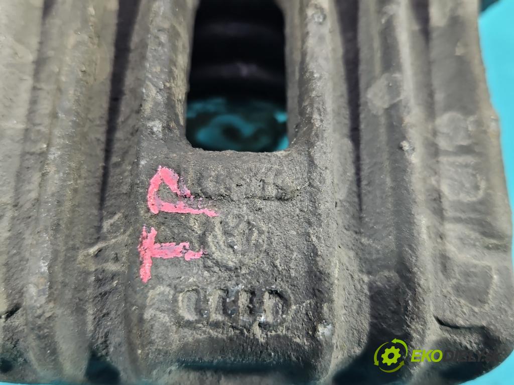 Audi A3 8L 1996-2003 1.9 tdi 90 hp manual 66 kW 1896 cm3 3- brzdič zadní pravý  (Klika dveří ostatní)