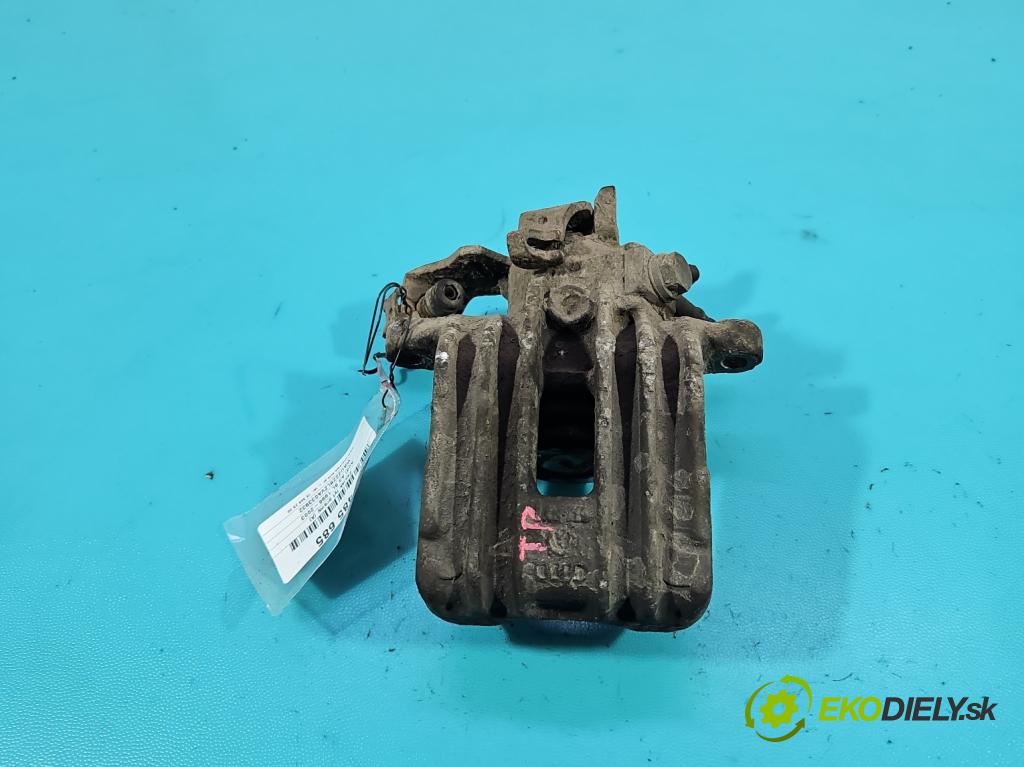Audi A3 8L 1996-2003 1.9 tdi 90 hp manual 66 kW 1896 cm3 3- brzdič zadní pravý  (Klika dveří ostatní)
