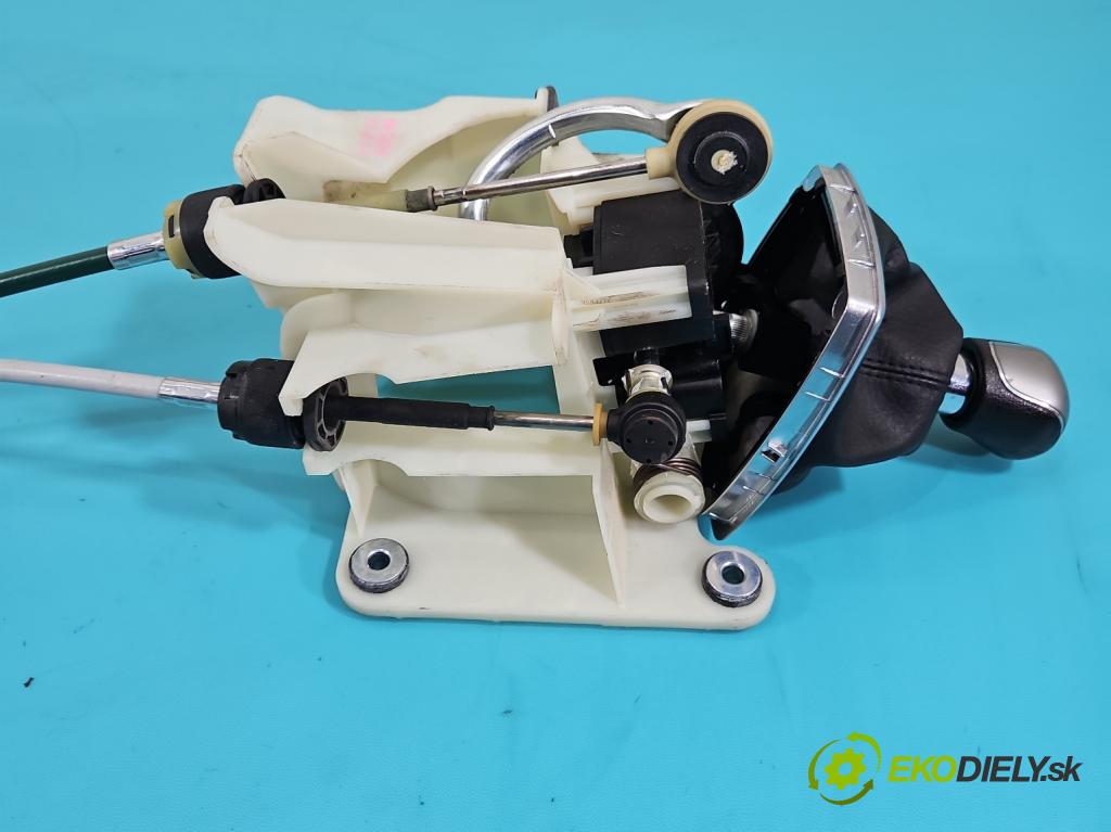 Ford Kuga Mk1 2008-2013 2.0 tdci 136hp manual 100 kW 1997 cm3 5- kulisa změny stupňová 8V4R-7D453-KB (Řadicí páka (kulisa) )