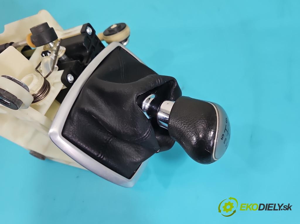 Ford Kuga Mk1 2008-2013 2.0 tdci 136hp manual 100 kW 1997 cm3 5- kulisa změny stupňová 8V4R-7D453-KB (Řadicí páka (kulisa) )