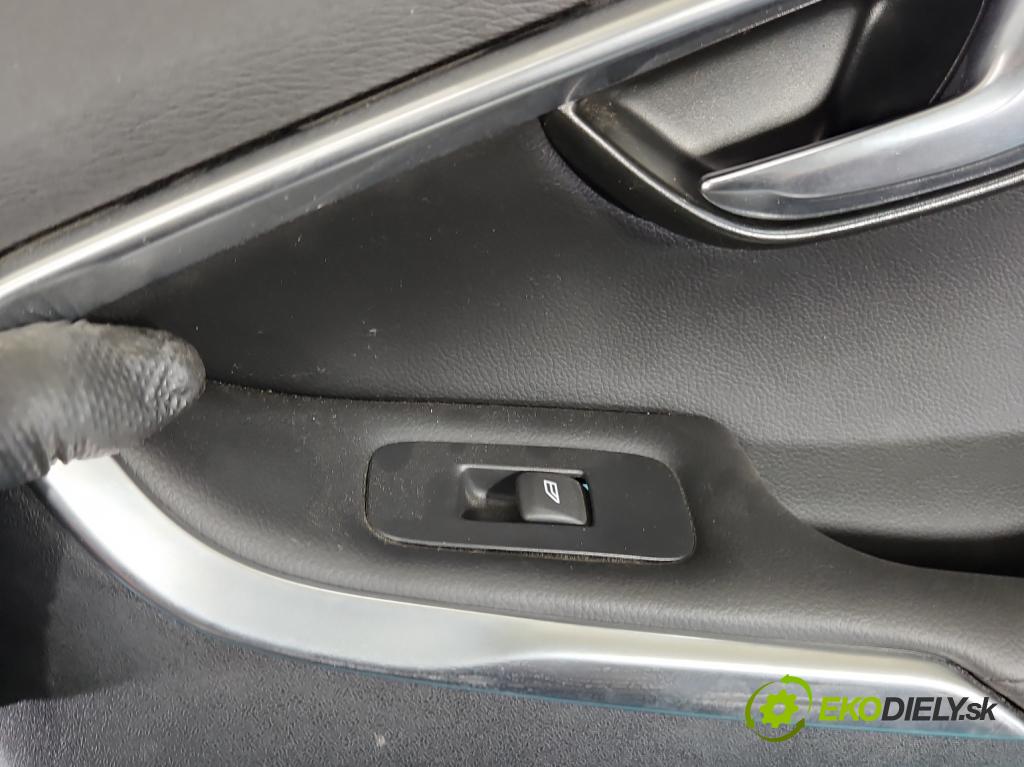 Volvo V40 II 2012-2019 2.0 D4 190 hp manual 140 kW 1969 cm3 5- sedačke: komplet