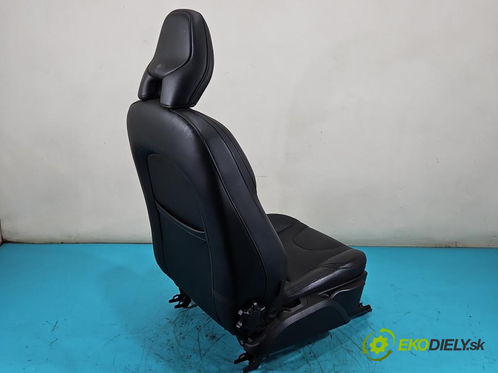 Volvo V40 II 2012-2019 2.0 D4 190 hp manual 140 kW 1969 cm3 5- sedačke: komplet