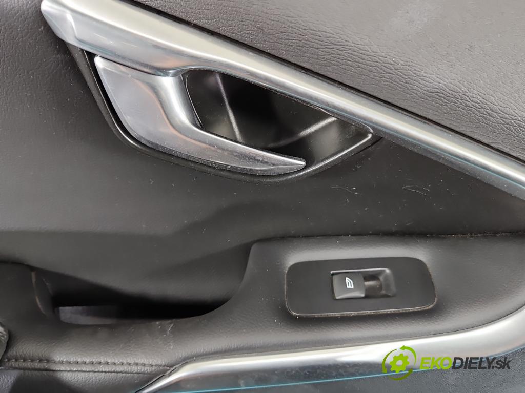 Volvo V40 II 2012-2019 2.0 D4 190 hp manual 140 kW 1969 cm3 5- sedačke: komplet