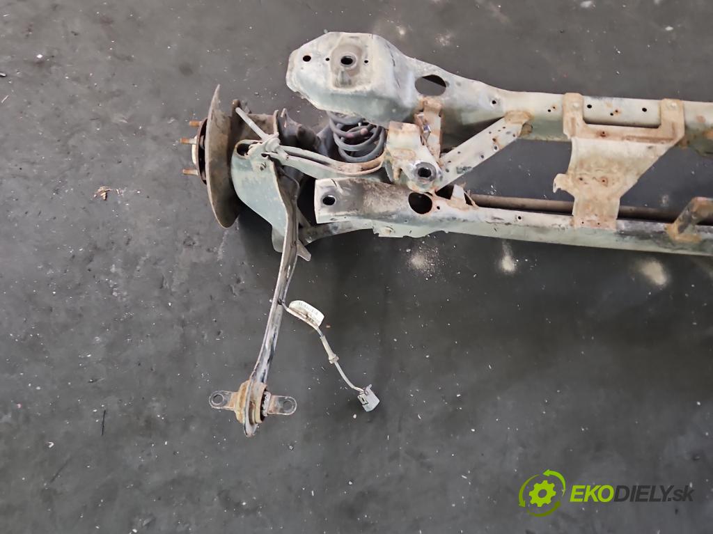 Volvo V40 II 2012-2019 2.0 D4 190 hp manual 140 kW 1969 cm3 5- zadní výztuha  (Zadní výztuha)