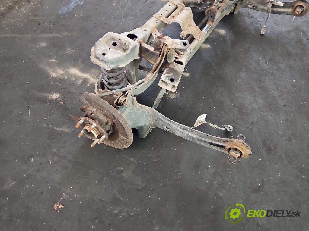 Volvo V40 II 2012-2019 2.0 D4 190 hp manual 140 kW 1969 cm3 5- zadní výztuha  (Zadní výztuha)