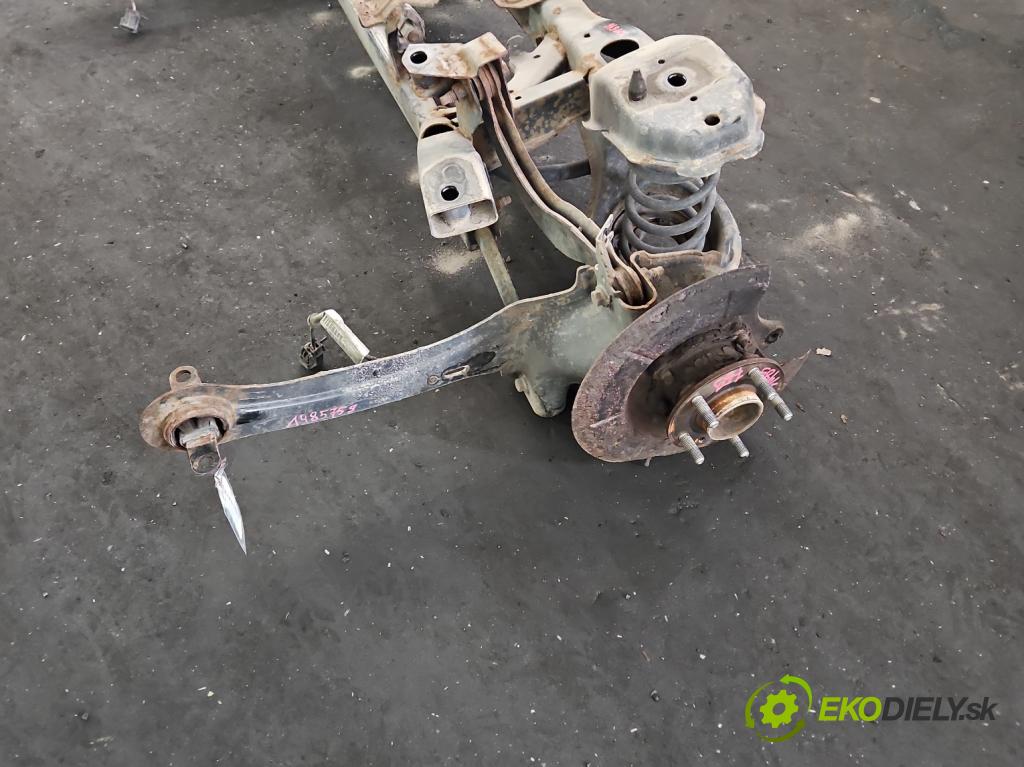 Volvo V40 II 2012-2019 2.0 D4 190 hp manual 140 kW 1969 cm3 5- zadní výztuha  (Zadní výztuha)