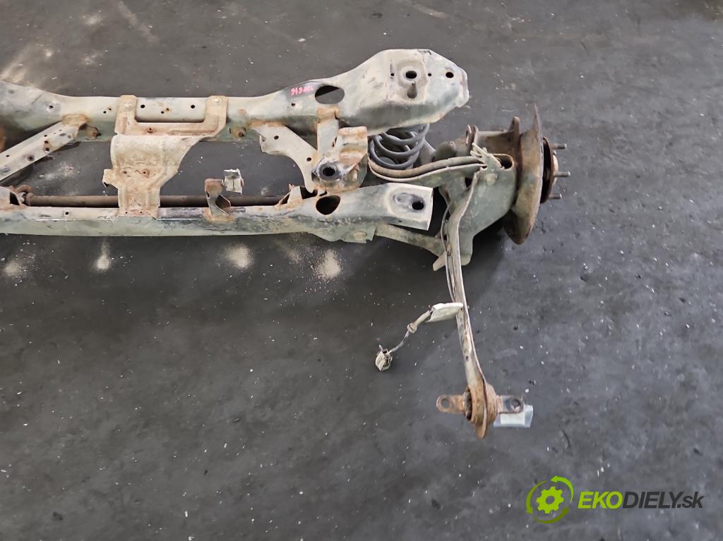 Volvo V40 II 2012-2019 2.0 D4 190 hp manual 140 kW 1969 cm3 5- zadní výztuha  (Zadní výztuha)