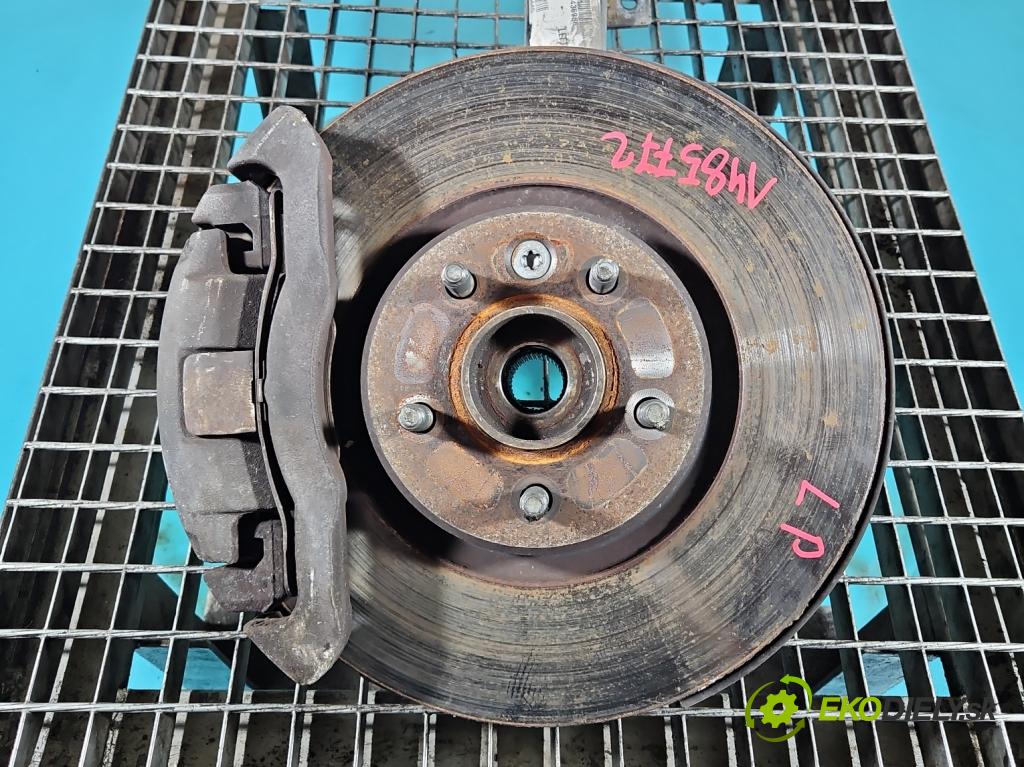 Volvo V40 II 2012-2019 2.0 D4 190 hp manual 140 kW 1969 cm3 5- náboj levé  (Náboj kola)