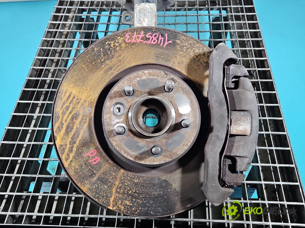 Volvo V40 II 2012-2019 2.0 D4 190 hp manual 140 kW 1969 cm3 5- náboj pravé  (Náboj kola)