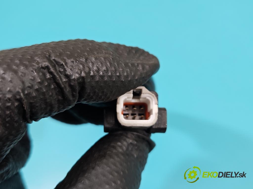 Volvo V40 II 2012-2019 2.0 D4 190 HP manual 140 kW 1969 cm3 5- rukoväť predné ľavé mimo:  (Kľučka dverí vonkajšia predná ľavá)