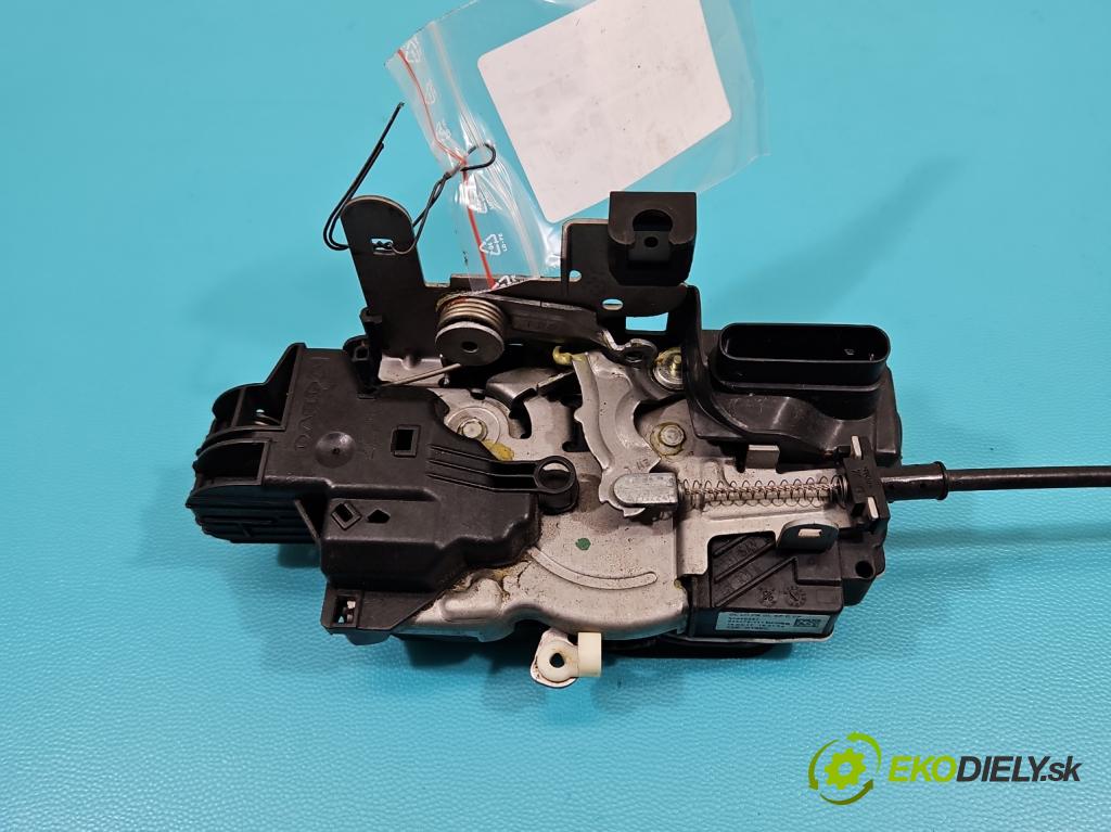 Volvo V40 II 2012-2019 2.0 D4 190 hp manual 140 kW 1969 cm3 5- zámek přední levý 31440391