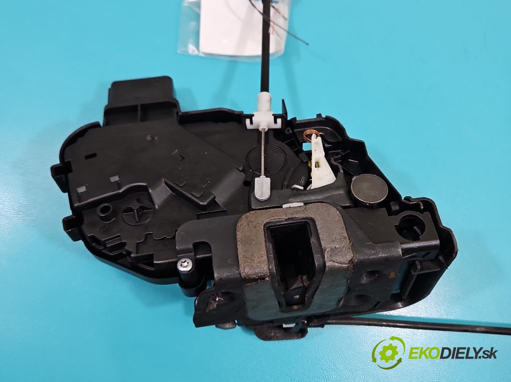Ford Kuga Mk1 2008-2013 2.0 tdci 136hp manual 100 kW 1997 cm3 5- zámek přední pravý 8V4A-S21812-CA