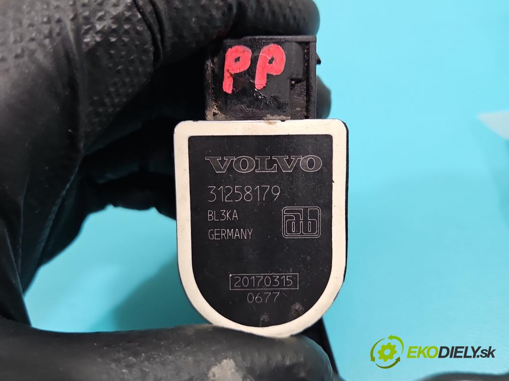 Volvo V40 II 2012-2019 2.0 D4 190 HP manual 140 kW 1969 cm3 5- snímač nastavenia xenon 31258179 (Snímač)
