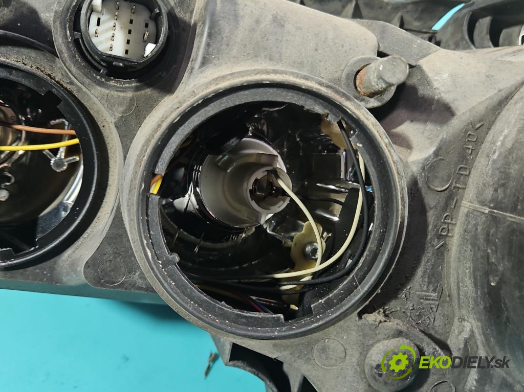 Alfa romeo 159 1.9 jts: 160 hp manual 118 kW 1859 cm3 4- světlo pravý 60682088 (Pravé přední světlo)