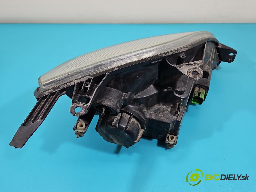 Ford Fiesta Mk6 2002-2008 1.2 8v 69KM manual 51 kW 1242 cm3 5- Reflektor: ľavý  (Kľučka dverí ostatné)