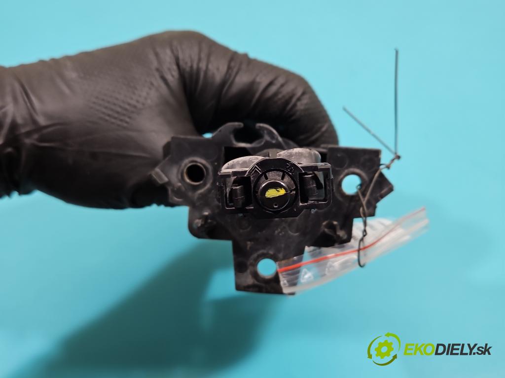 Citroen C5 II 2008-2017 2.0 hdi 163 HP automatic 120 kW 1997 cm3 5- ostrekovač reflektor: ľavý 045130154-3 (Motorček ostrekovačov)