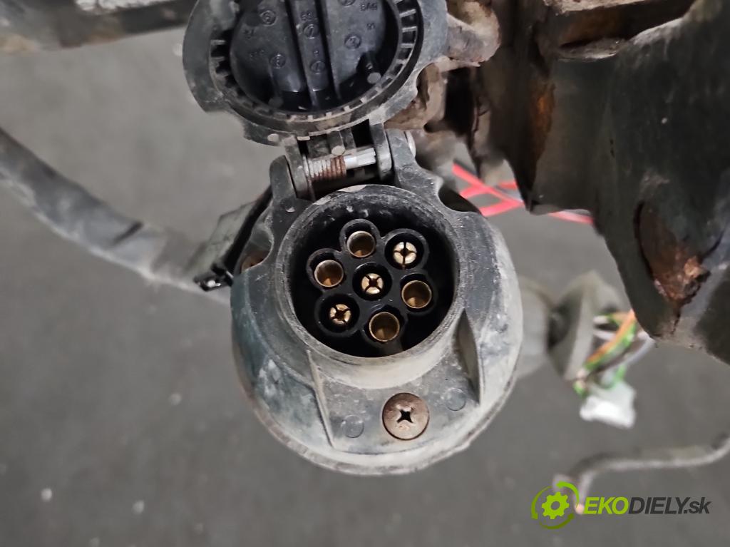 Ford Kuga Mk1 2008-2013 2.0 tdci 136hp manual 100 kW 1997 cm3 5- oko tažné  (Tažné zařízení)