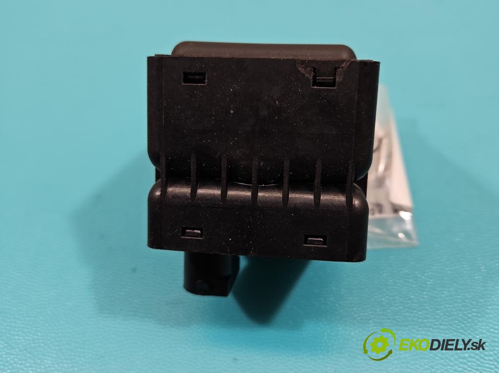 Renault Megane II 2003-2008 1.6 16v 113 HP automatic 83 kW 1598 cm3 5- Blokáda: řízení: 8200604932 (Riadenie ostatné)