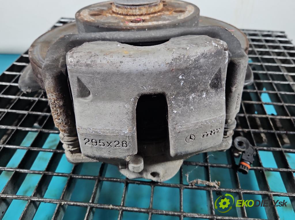 Mercedes E W212 2009-2016 2,2.0 CDI 136 HP automatic 100 kW 2143 cm3 5- brzdič predné ľavý  (Kľučka dverí ostatné)