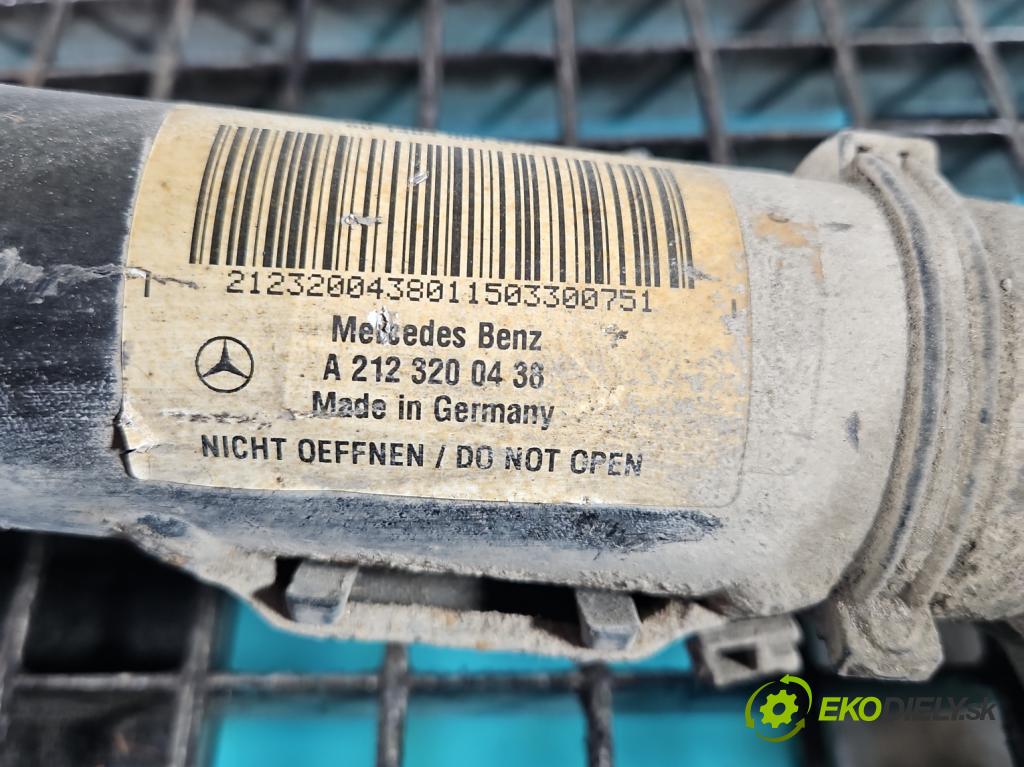 Mercedes E W212 2009-2016 2,2.0 CDI 136 HP automatic 100 kW 2143 cm3 5- tlmič predné ľavý A2123200438 (Kľučka dverí ostatné)