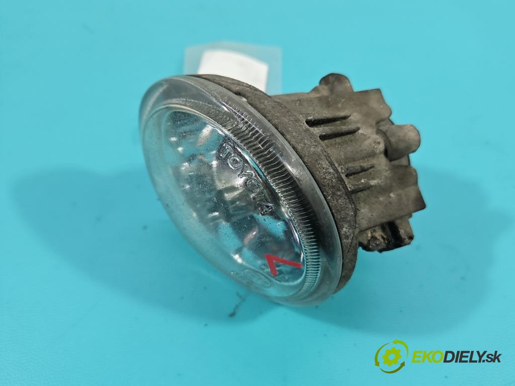 Toyota Corolla Verso I 2001-2004 2.0 d4d 90 hp manual 66 kW 1995 cm3 5- Halogen levý  (Klika dveří ostatní)