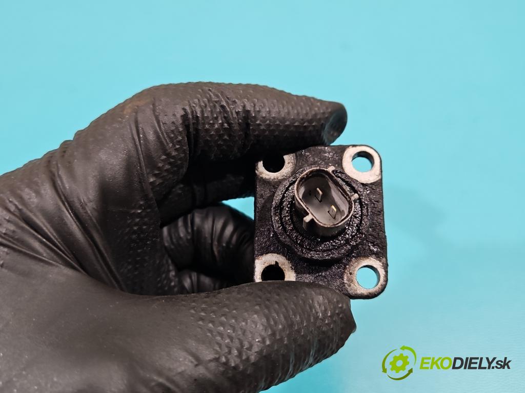 Toyota Corolla Verso I 2001-2004 2.0 d4d 90 HP manual 66 kW 1995 cm3 5- snímač úroveň: oleja:  (Snímač)