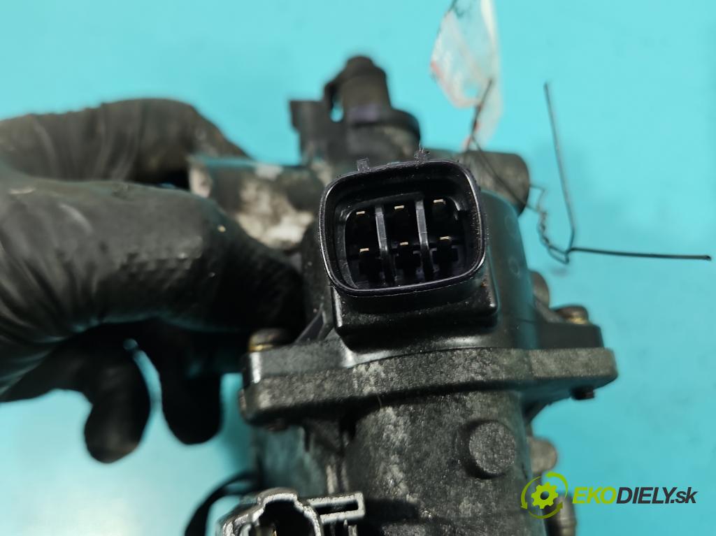 Toyota Corolla Verso I 2001-2004 2.0 d4d 90 HP manual 66 kW 1995 cm3 5- klapka 27020 3J22 (Škrtiaca klapka)