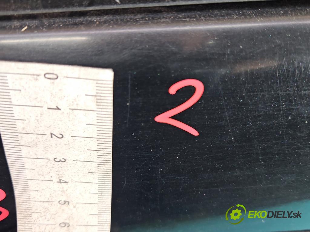 Toyota Corolla Verso I 2001-2004 2.0 d4d 90 hp manual 66 kW 1995 cm3 5- zadní kufrové dveře  (Zadní kapota (kufr))