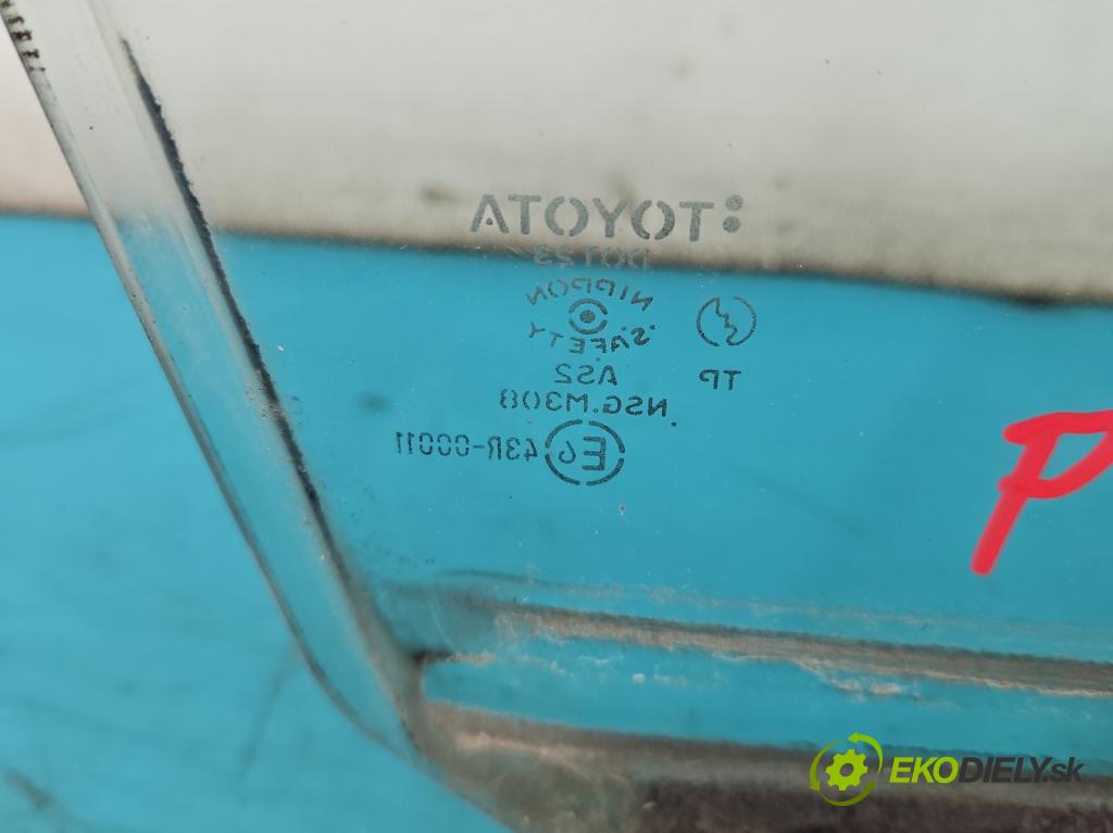 Toyota Corolla Verso I 2001-2004 2.0 d4d 90 hp manual 66 kW 1995 cm3 5- sklo dveře přední pravé