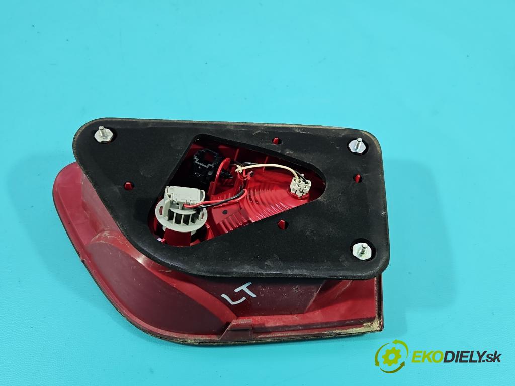 Seat Altea 1.6 SR XL 102 HP manual 75 kW 1595 cm3 5- svetlo / reflektor zadné ľavé 5P8945093D (Kľučka dverí ostatné)