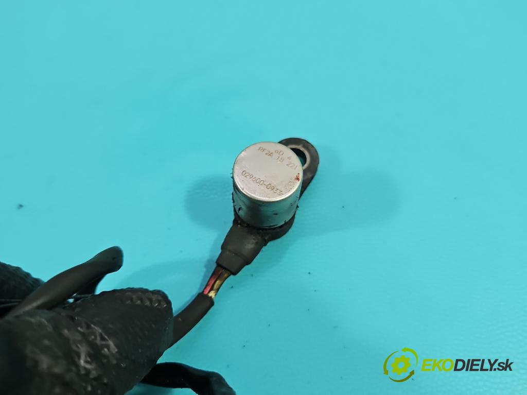 Mazda 6 I GG 2002-2007 2.0 citd 136hp manual 100 kW 1998 cm3 5- snímač pozice: hřídel klikový RF2A18221 (Snímač polohy klikového hřídele)