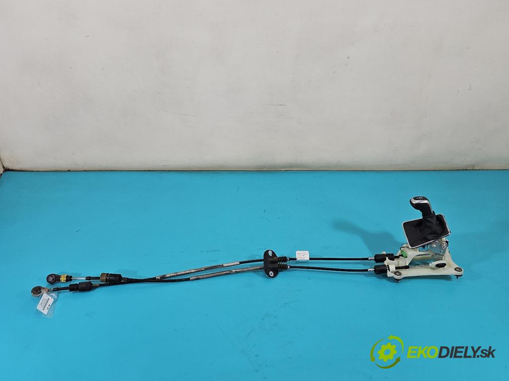 Volvo V40 II 2012-2019 2.0 D4 190 hp manual 140 kW 1969 cm3 5- kulisa změny stupňová  (Řadicí páka (kulisa) )