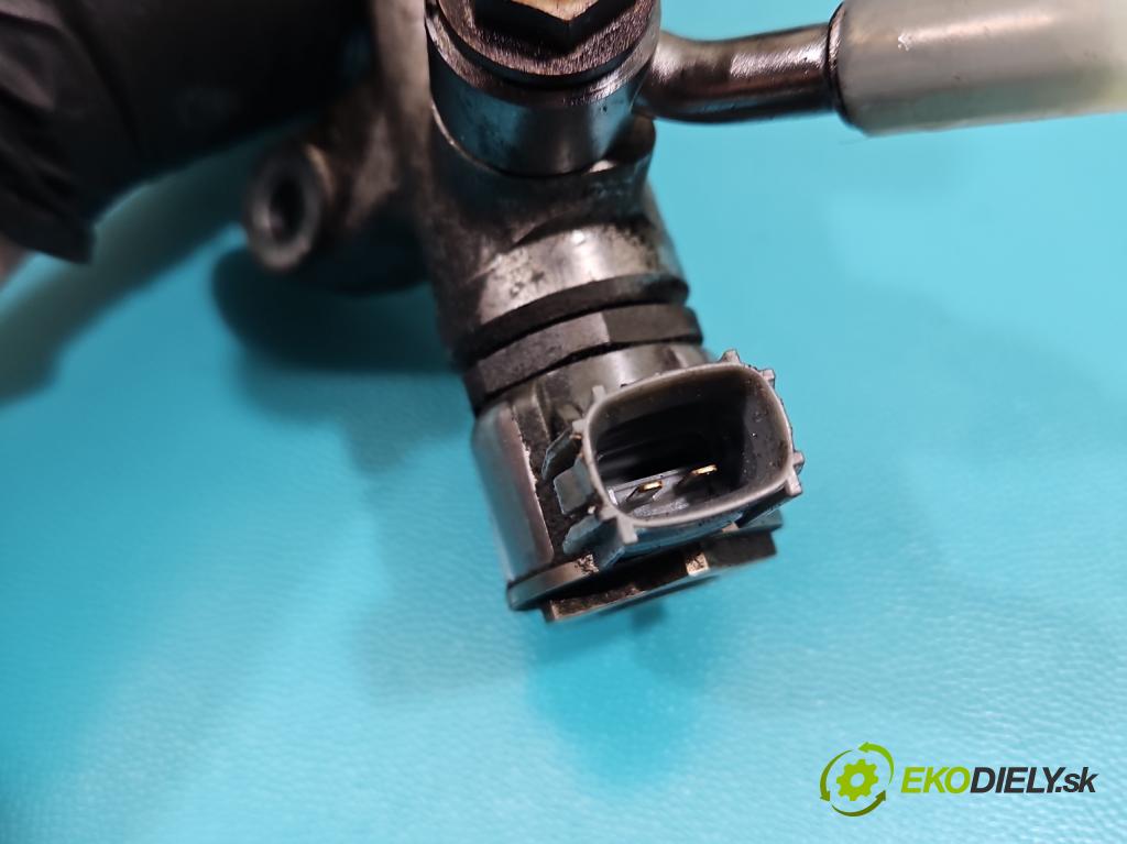 Volvo V40 II 2012-2019 2.0 D4 190 HP manual 140 kW 1969 cm3 5- lišta vstrekovacia 31303612 (Vstrekovacia lišta)