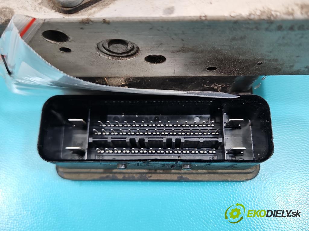 Volvo V70 II 1999-2007 2.4 20v 140 HP manual 103 kW 2435 cm3 5- čerpadlo abs P08671225 (Pumpa ABS)