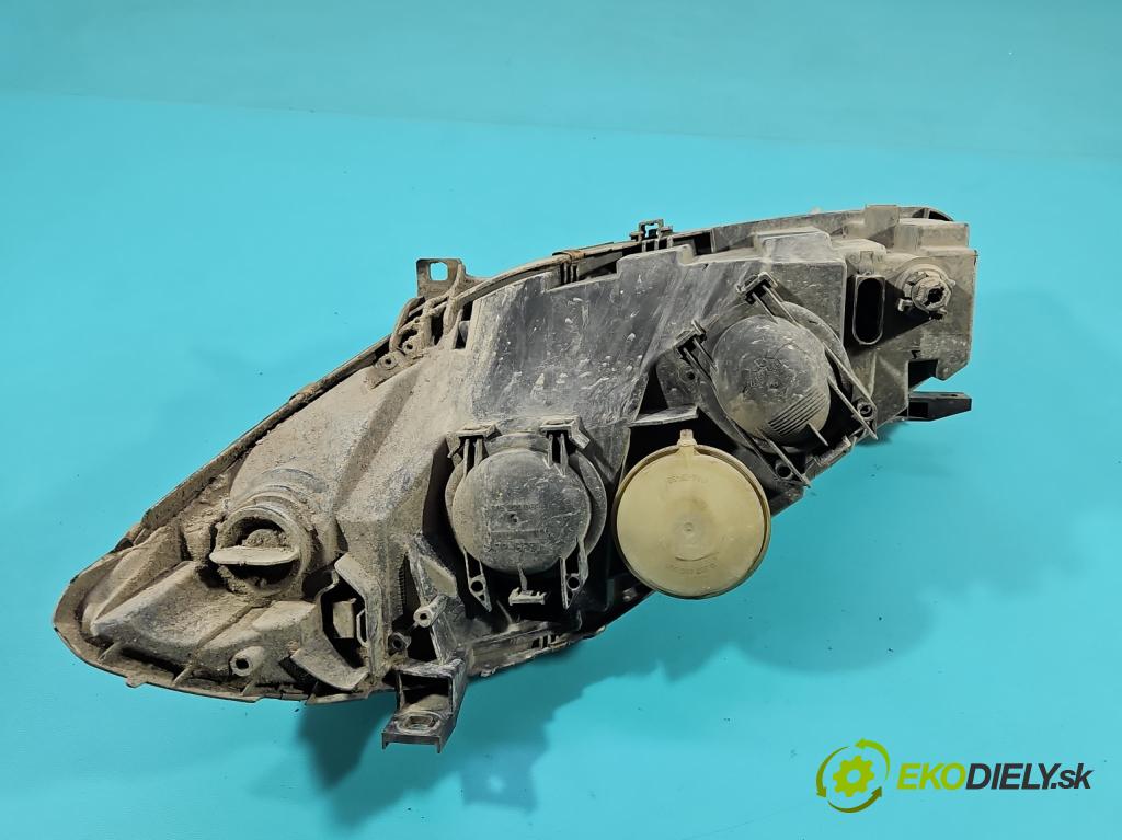 Mercedes A W169 2004-2012 1.5b: 95 HP manual 70 kW 1498 cm3 3- Reflektor: pravý  (Svetlo predné pravé)