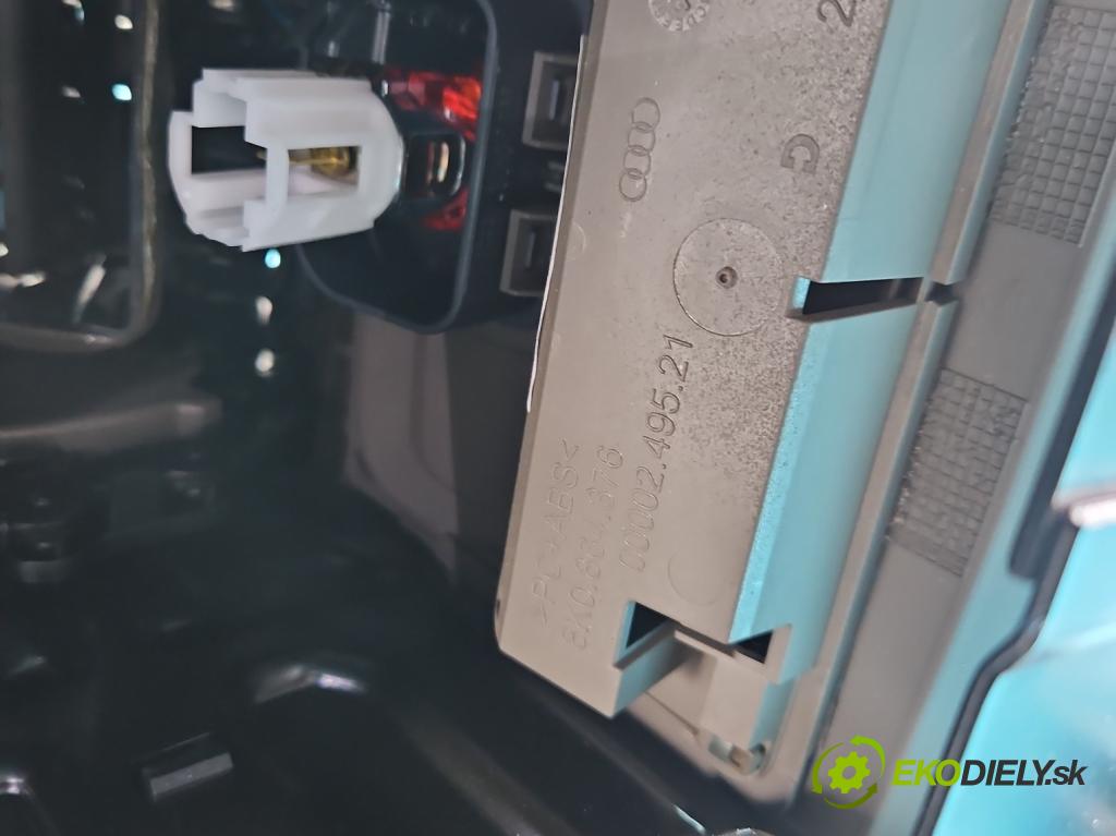 Audi Q5 2008-2016 2.0 tfsi: 220KM automatic 162 kW 1984 cm3 5- operadlo 8R0864981 (Lakťová opierka)