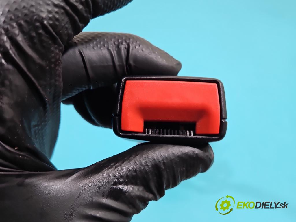 Audi Q5 2008-2016 2.0 tfsi: 220KM automatic 162 kW 1984 cm3 5- pas bezpečnosť: predné pravý 8R0857756C