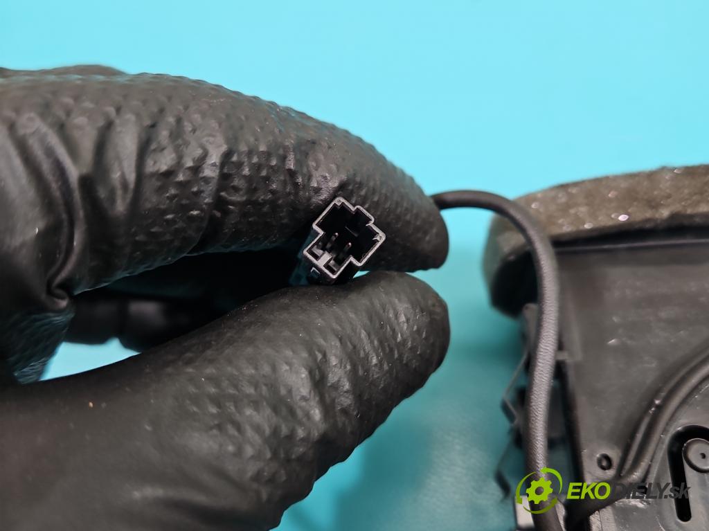 Audi Q5 2008-2016 2.0 tfsi: 220KM automatic 162 kW 1984 cm3 5- Mřížka: kúrenia stredová 8R1820951 (Mriežka kúrenia (fukár))