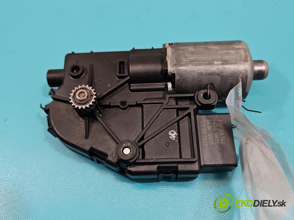 Audi Q5 2008-2016 2.0 tfsi: 220KM automatic 162 kW 1984 cm3 5- motor: ostatné 8R0877041E