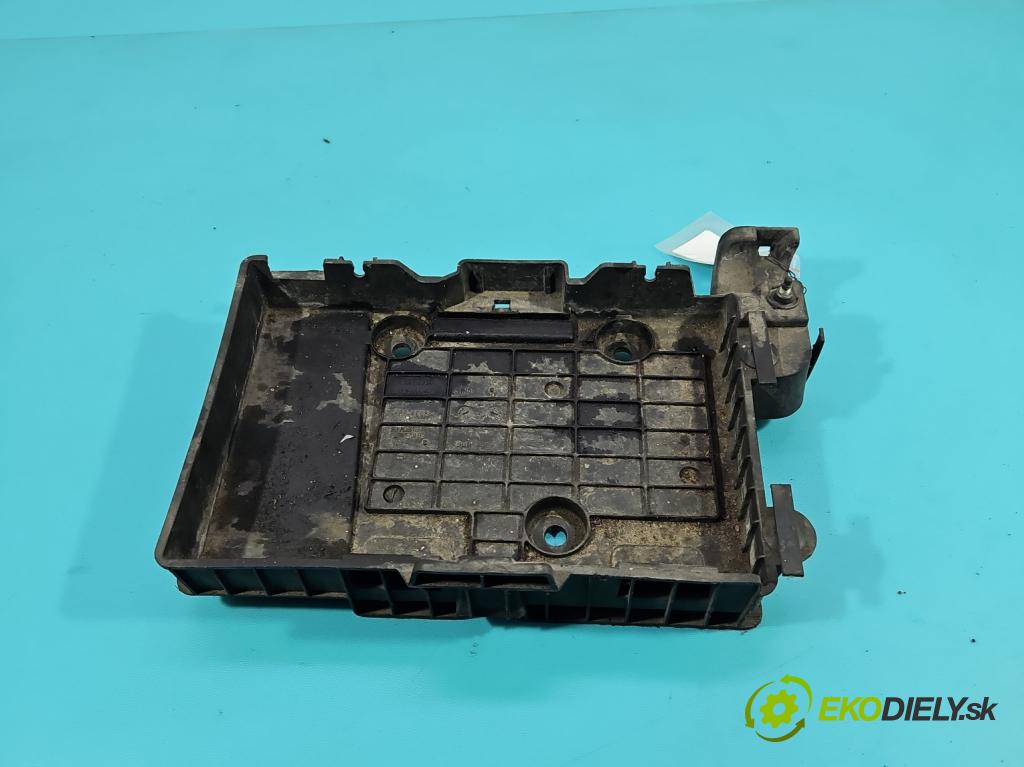 Renault Megane II 2003-2008 1.6 16v 113 hp automatic 83 kW 1598 cm3 5- obal akumulatora 8200166032