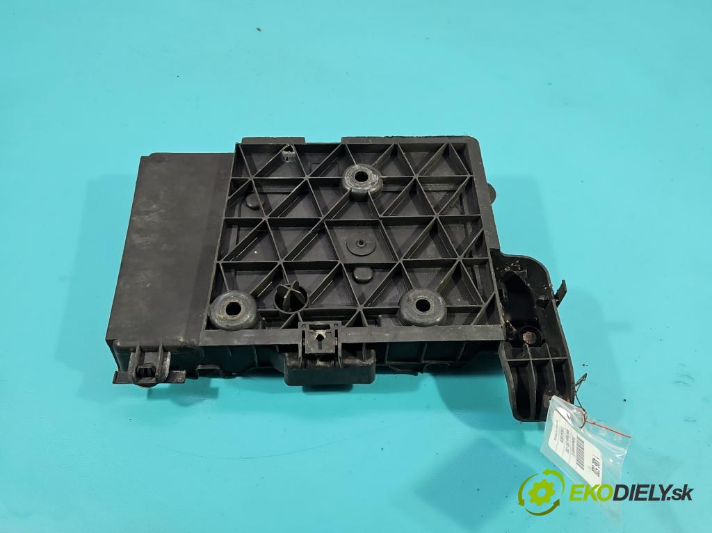 Renault Megane II 2003-2008 1.6 16v 113 hp automatic 83 kW 1598 cm3 5- obal akumulatora 8200166032