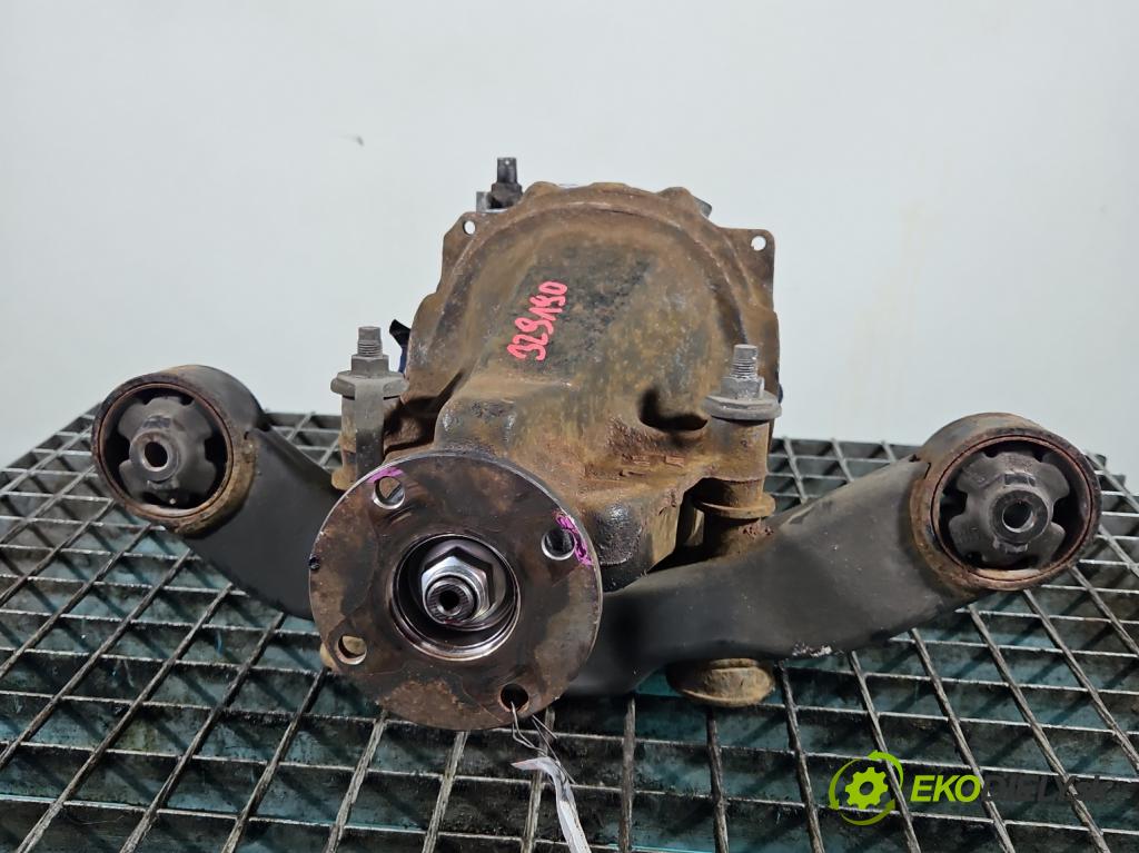 Lexus RX II 2003-2008 3.5 V6 automatic 203 kW 3456 cm3 5- Most: zadní: