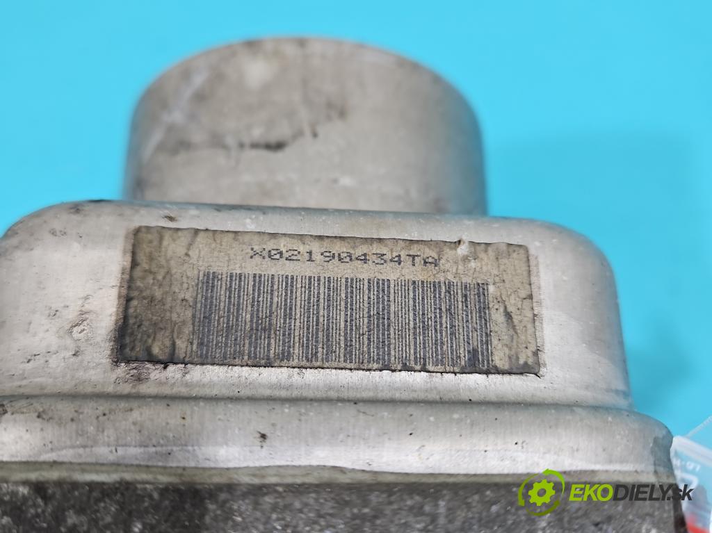 Ford Kuga Mk1 2008-2013 2.0 tdci 136 HP manual 100 kW 1997 cm3 5- čerpadlo posilovač 4M513K514CC (Servočerpadlo)