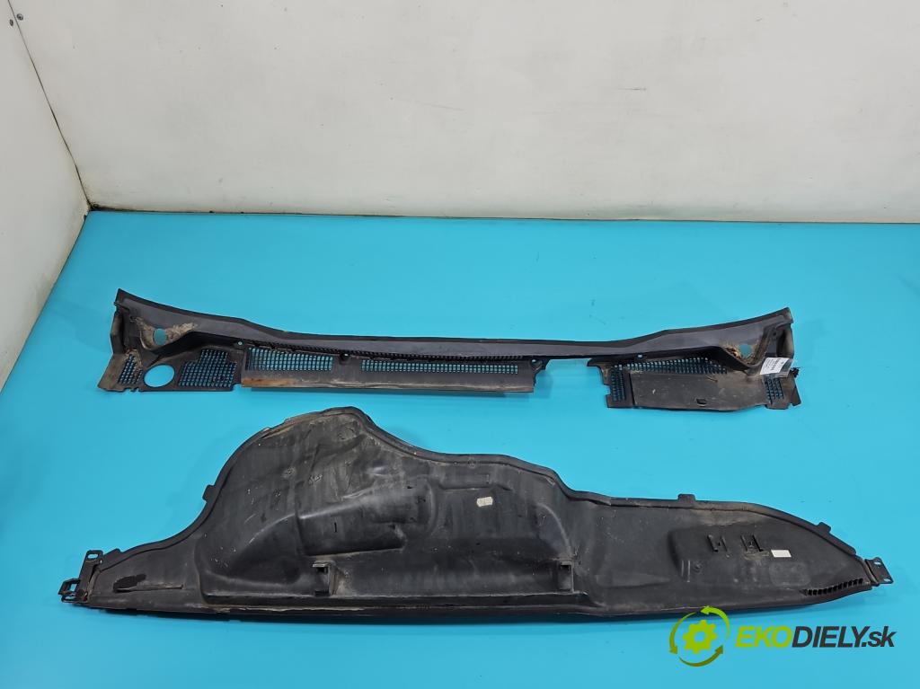 Opel Meriva A 2002-2010 1.6 16v 101 hp manual 74 kW 1598 cm3 5- torpédo  (Plast pod čelním sklem)