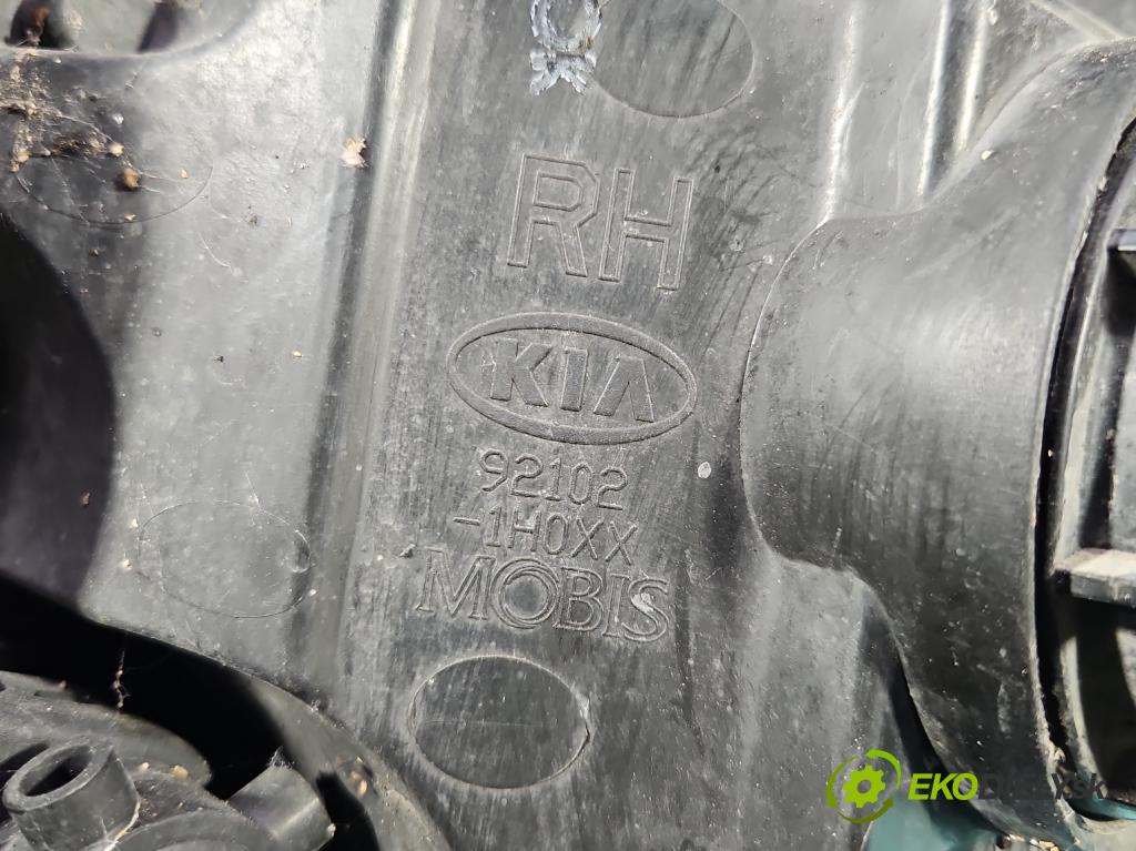 Kia Ceed I 2006-2012 2.0 CRDI 140 HP manual 103 kW 1991 cm3 5- Reflektor: pravý 92102-1H000 (Svetlo predné pravé)